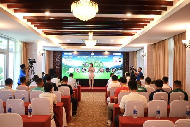 Khán phòng buổi họp kỹ thuật & bốc thăm chia bảng 