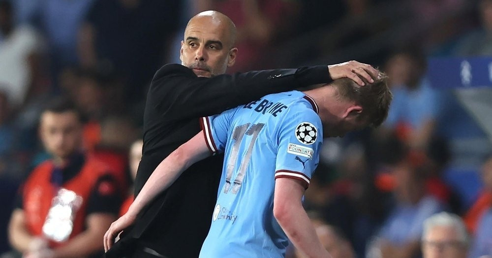 Man City rơi vào khủng hoảng, Pep Guardiola quyết định 'thay máu' đội hình với 8 ngôi sao

