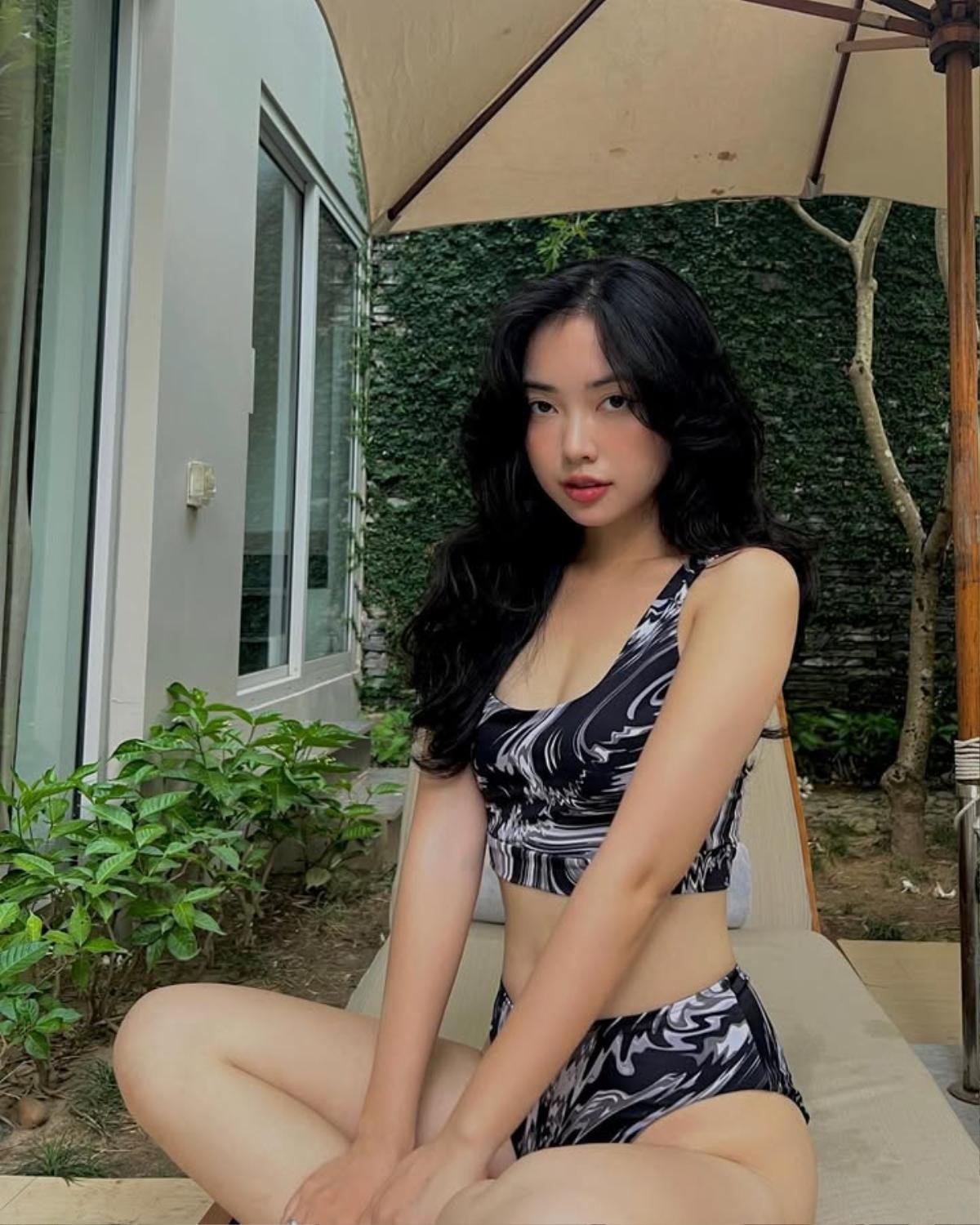 Bikini vừa phải