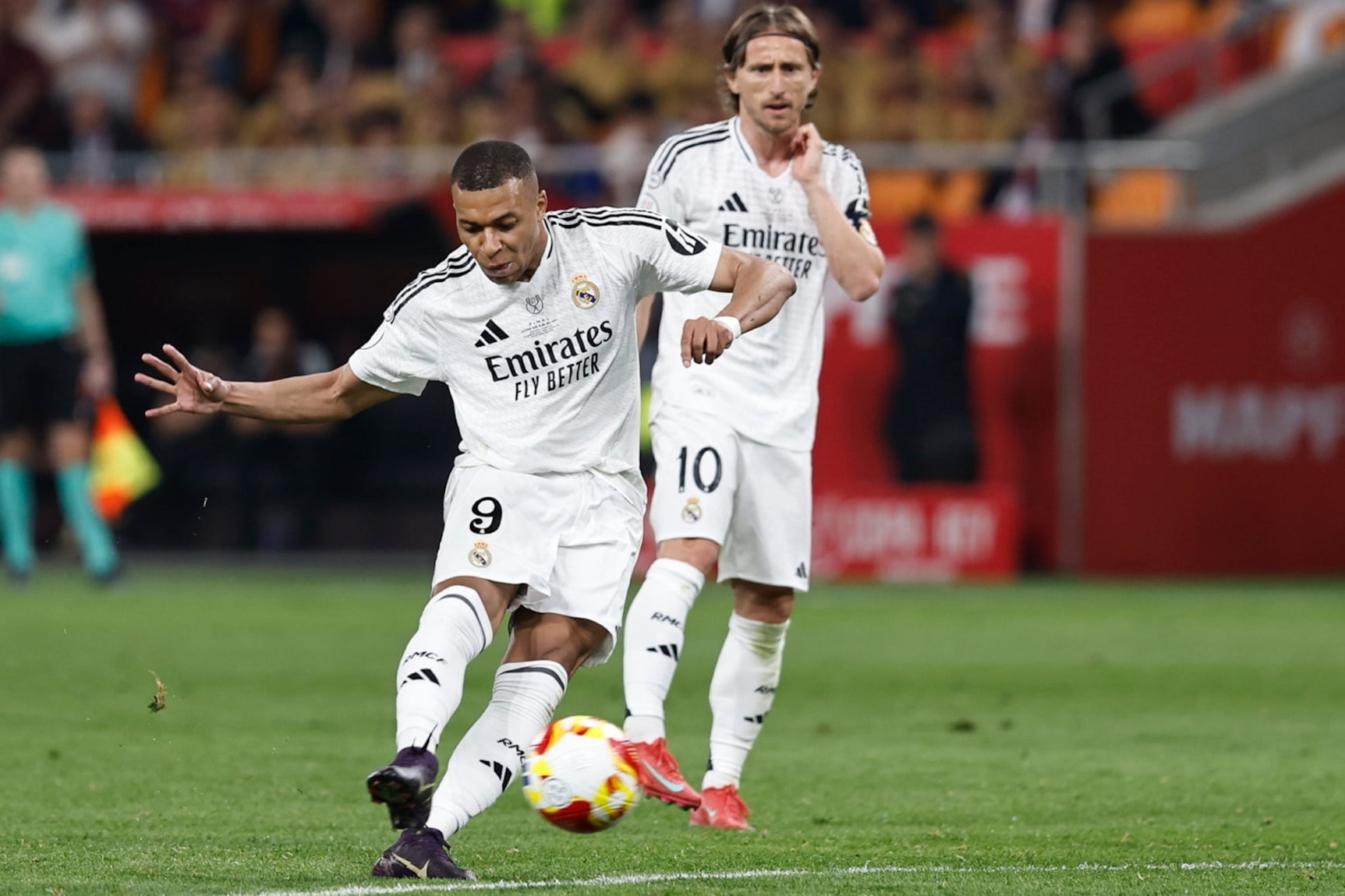 Real Madrid thua Barcelona