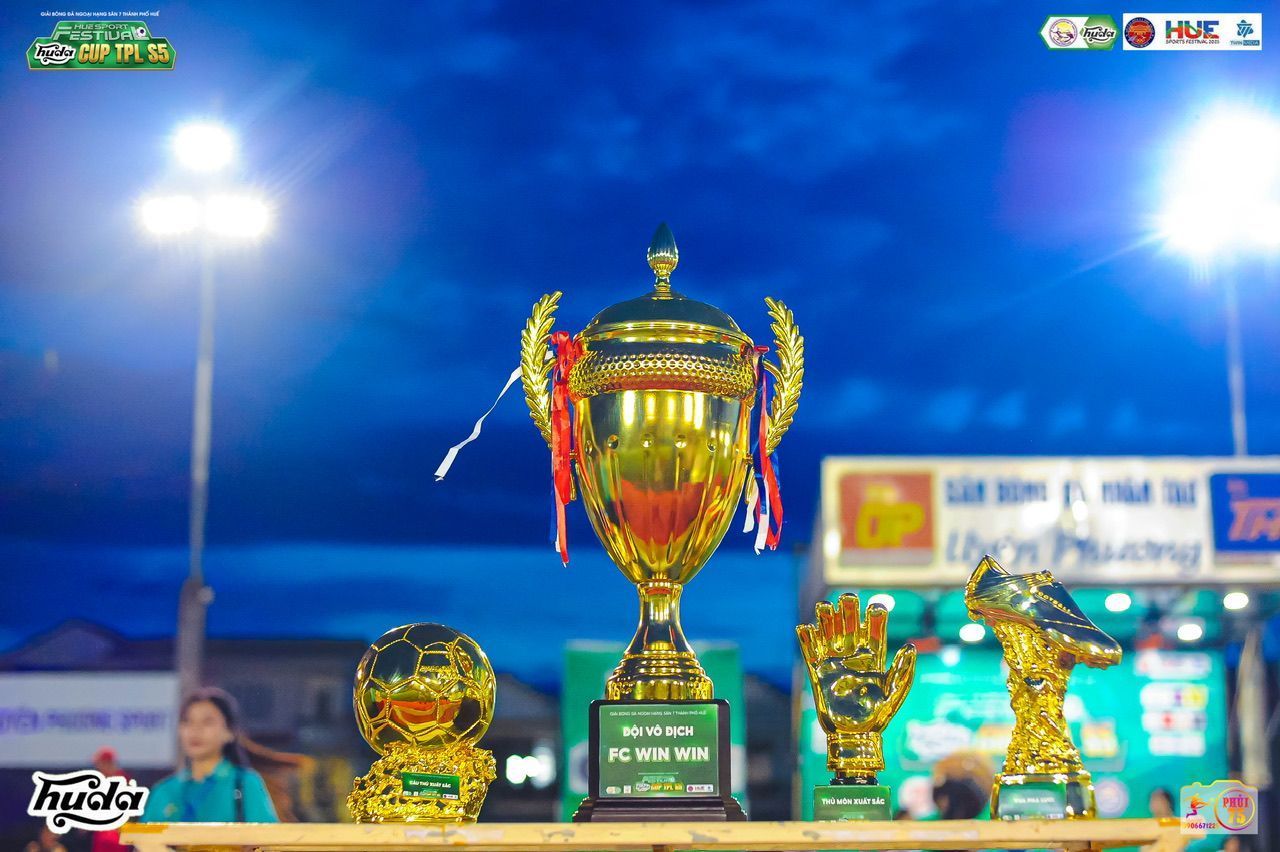 Cup vô địch & các lưu niệm giải cá nhân
