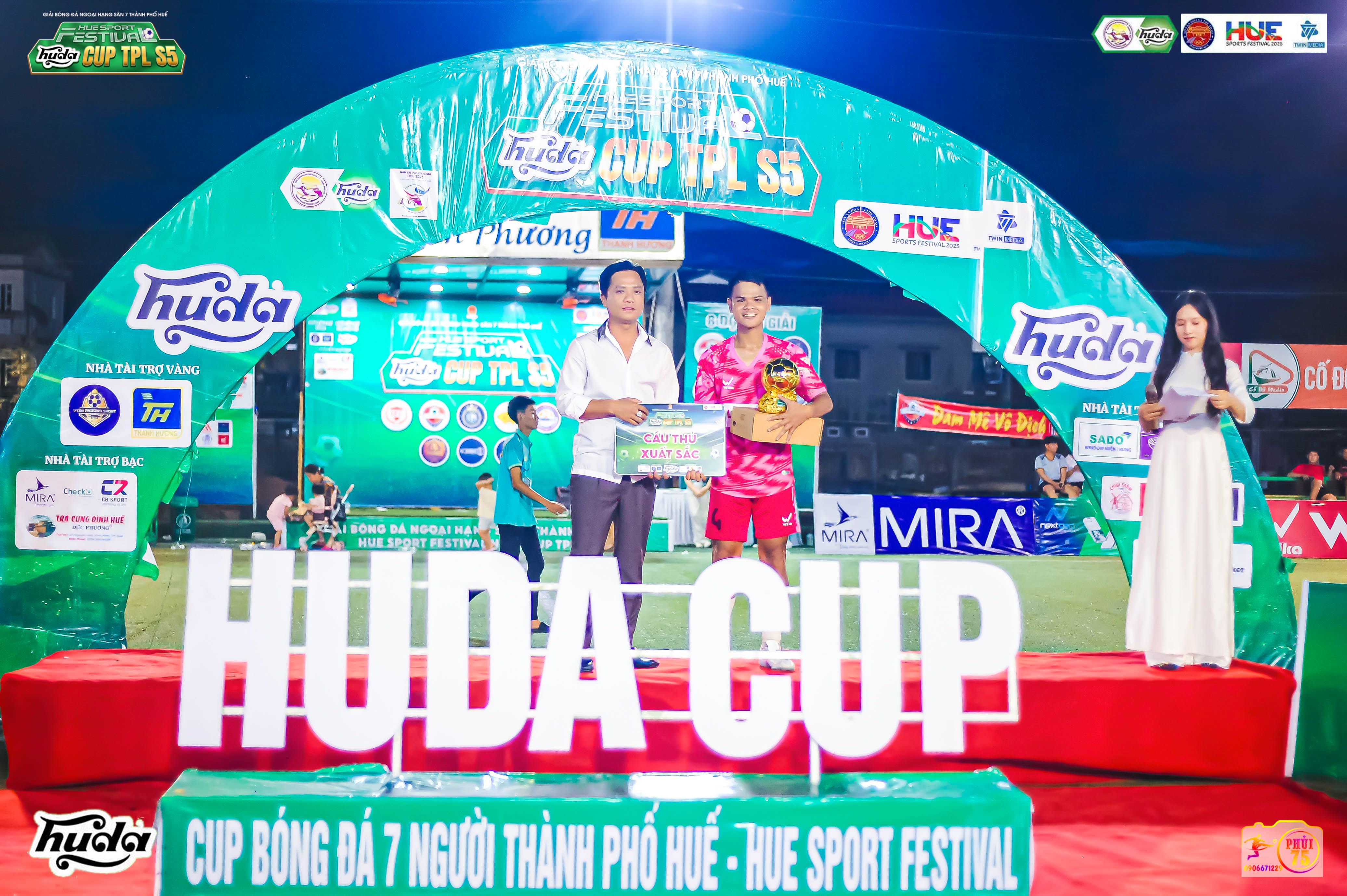 Cầu thủ xuất sắc nhất giải đấu được trao cho Đặng Phước Hạnh (FC Win Win)
