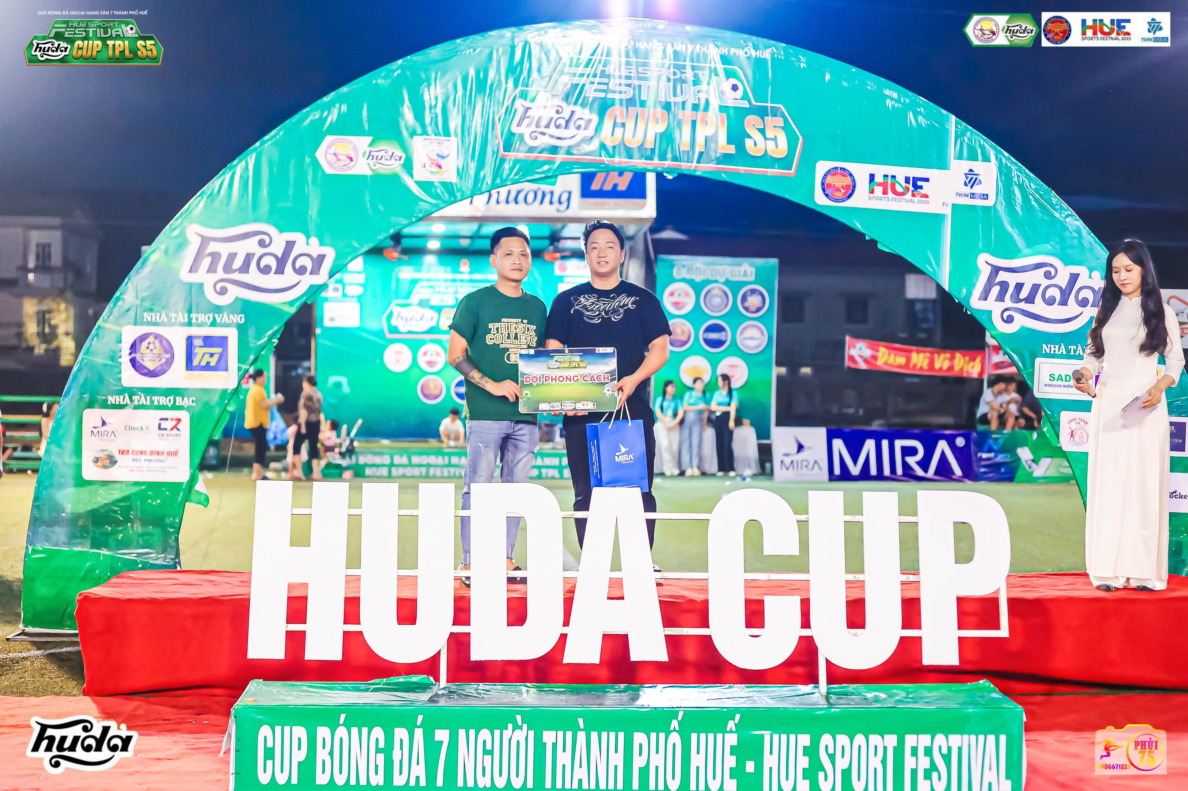 Giải phong cách được trao cho FC Hùng Mạnh