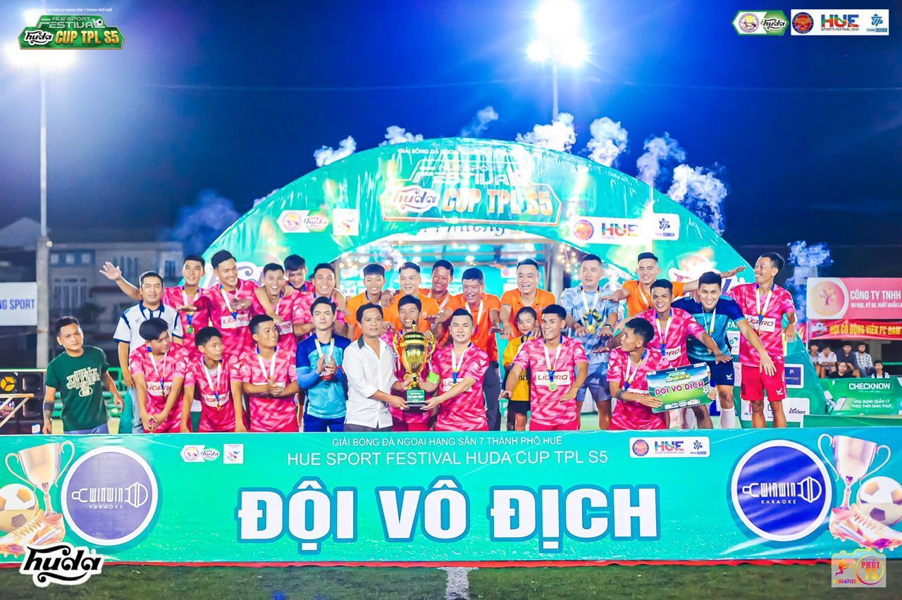 Đội vô địch - FC Win Win 