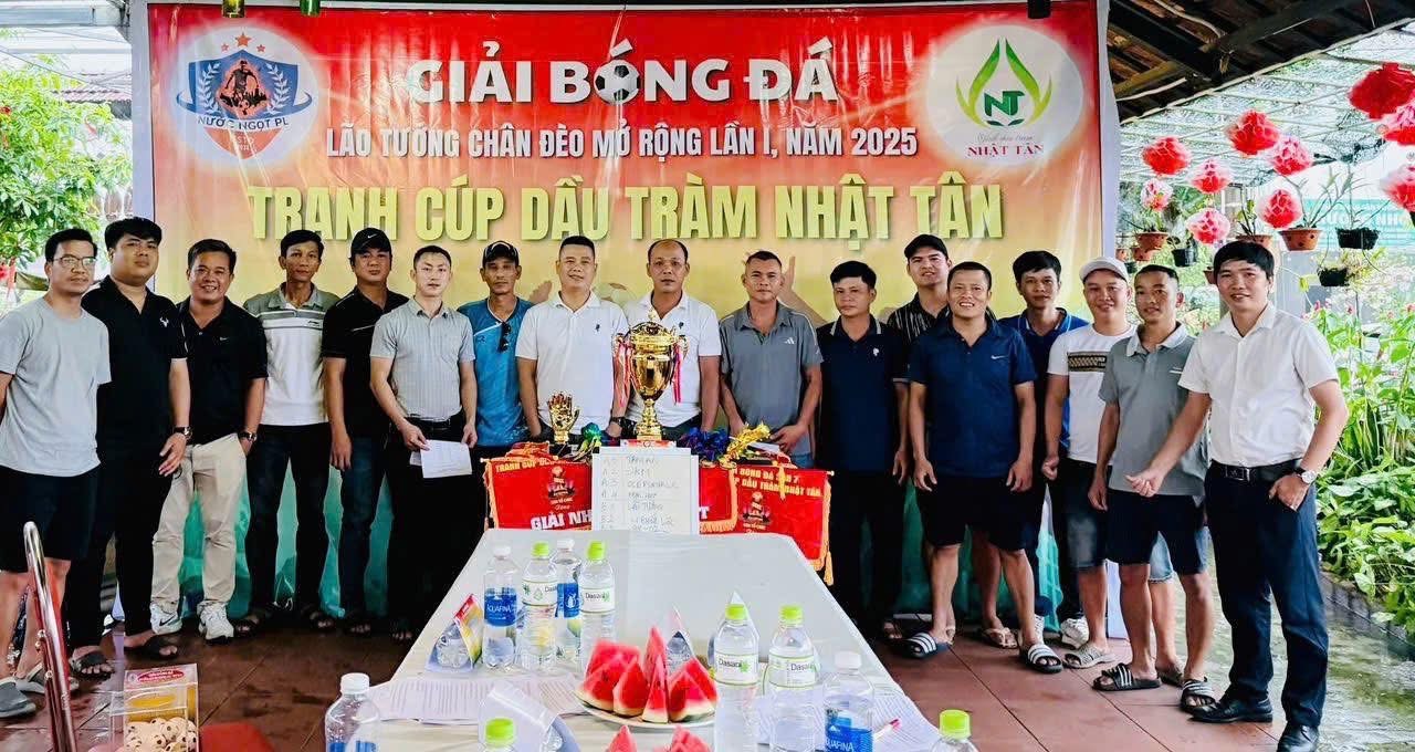 Đông đủ các đội bóng, nhà tài trợ, BTC góp mặt