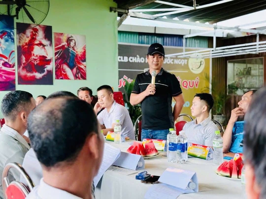 Đại diện các đội bóng trao đổi về điều lệ 