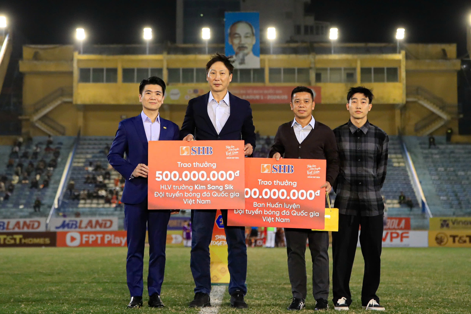 Bầu Hiển Tiếp Tục Thưởng Tiền Tỷ Cho ĐT Việt Nam Sau Chức Vô Địch AFF Cup 2024