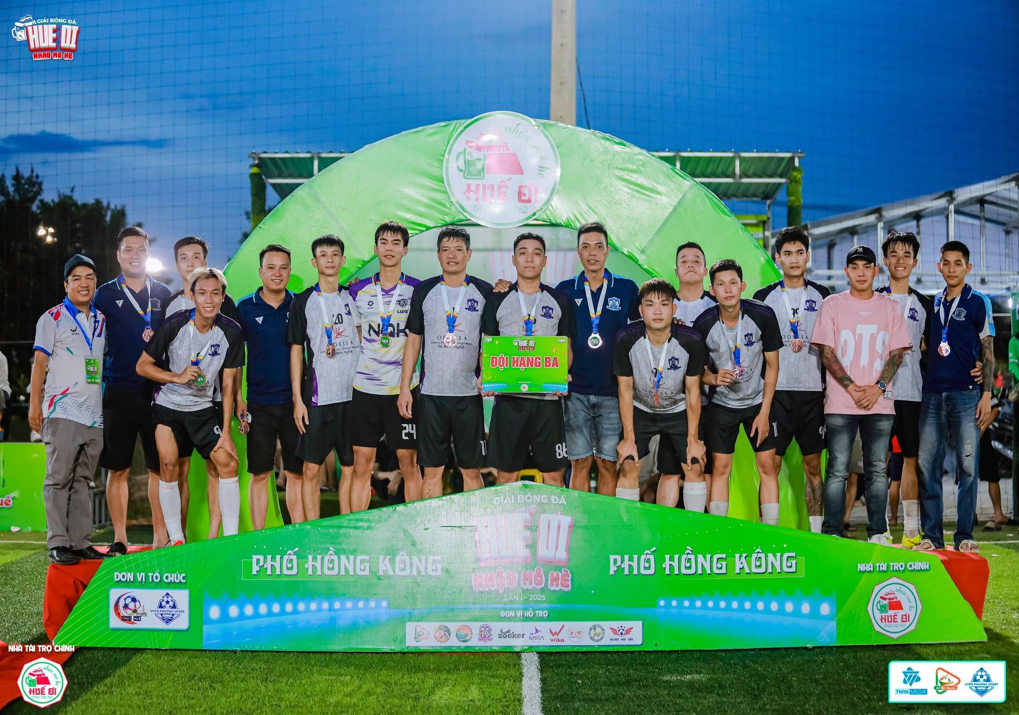 Đồng Hạng 3 - FC S.L.T